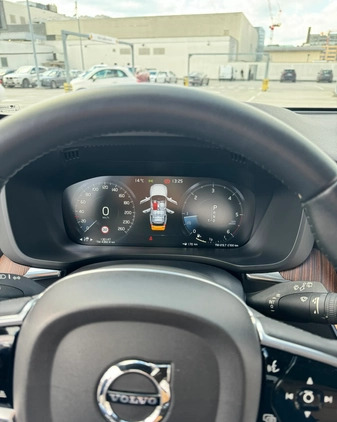 Volvo XC 60 cena 147000 przebieg: 130000, rok produkcji 2018 z Warszawa małe 121